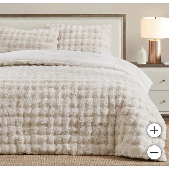 FRYE 3-piece Faux Fur Comforter Set Cream Size King - Picture 2 of 8